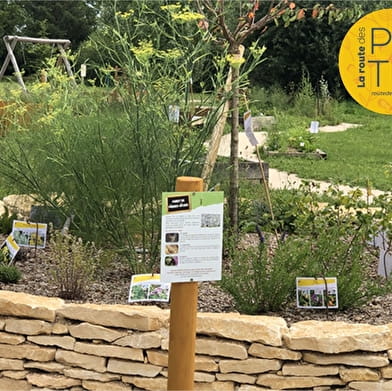 Discover Pirouette Cacahuète's funny garden with the whole family